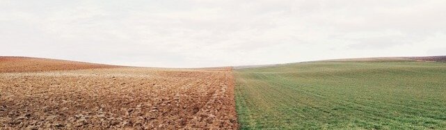 Weite Felder und Äcker